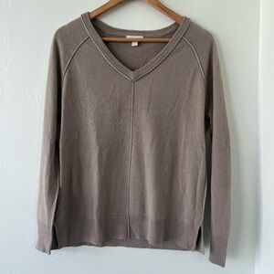 V-Neck Sweater in Taupe